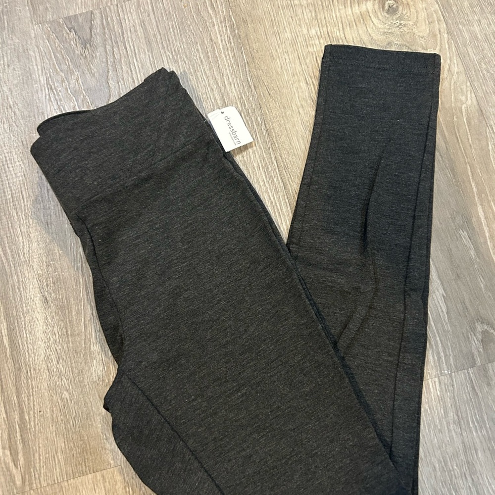 Roz&Ali woman’s size small gray pull on pants skinny leg